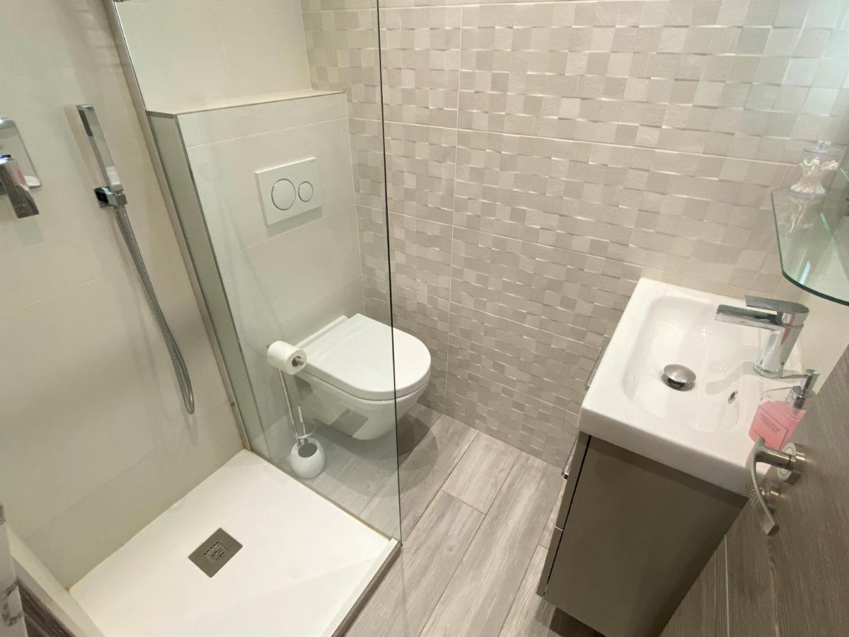 Nice Centre Flat - Modern, Quiet And Brand New ภายนอก รูปภาพ