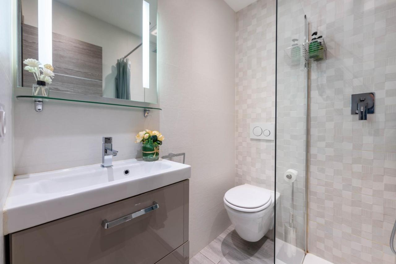 Nice Centre Flat - Modern, Quiet And Brand New ภายนอก รูปภาพ