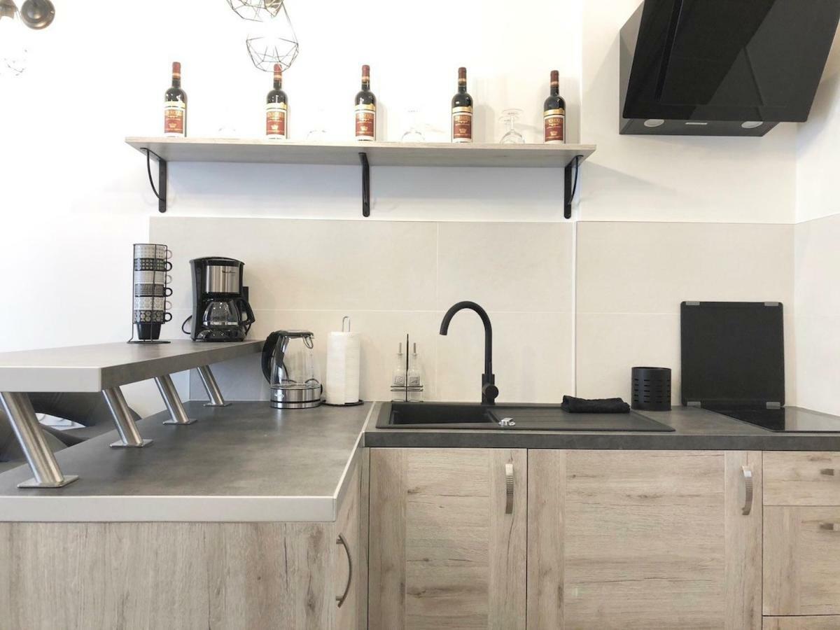 Nice Centre Flat - Modern, Quiet And Brand New ภายนอก รูปภาพ